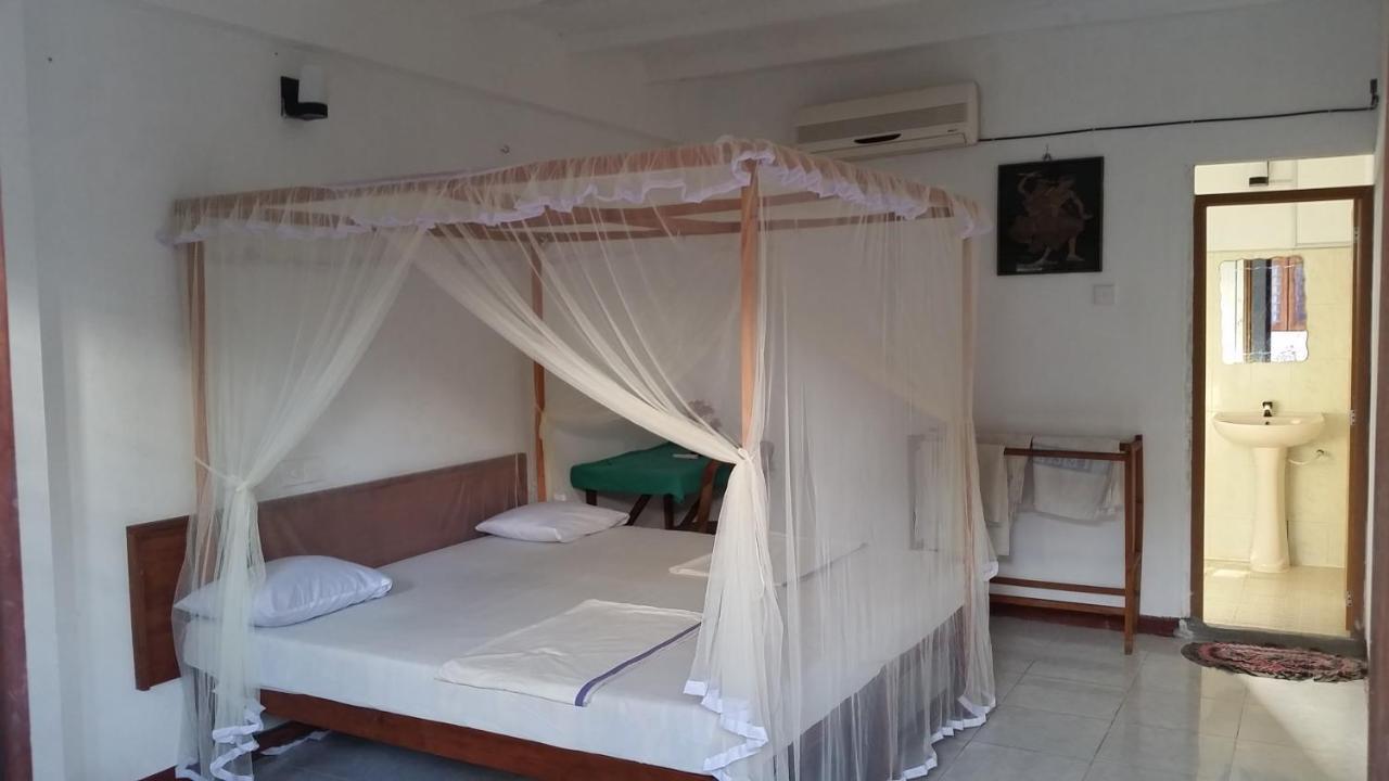 Hansa Surf Hotel هيكادوفا المظهر الخارجي الصورة