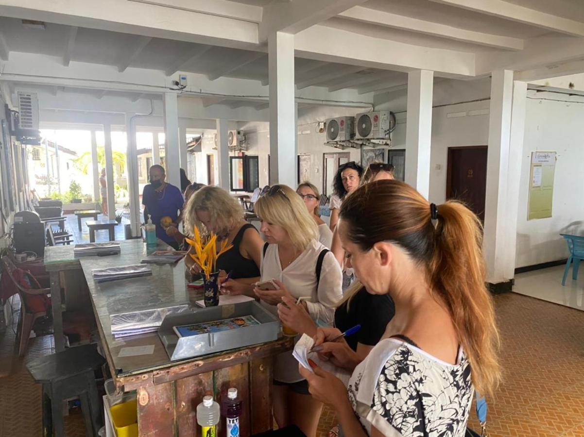 Hansa Surf Hotel هيكادوفا المظهر الخارجي الصورة