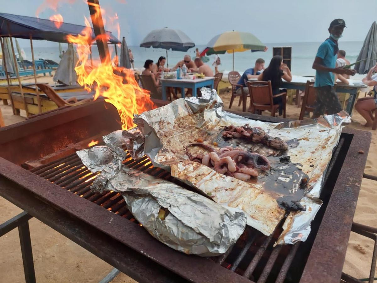 Hansa Surf Hotel هيكادوفا المظهر الخارجي الصورة