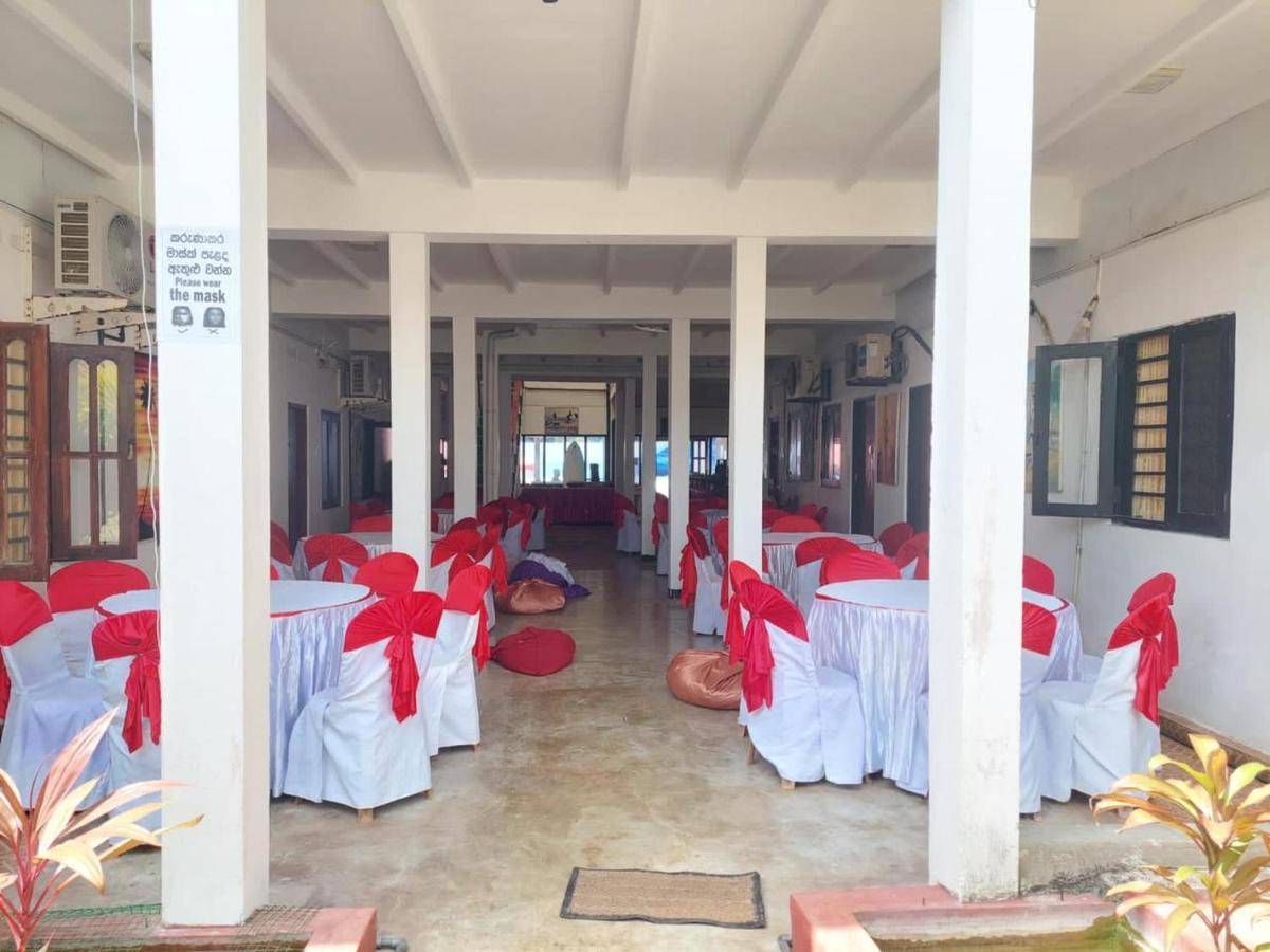 Hansa Surf Hotel هيكادوفا المظهر الخارجي الصورة