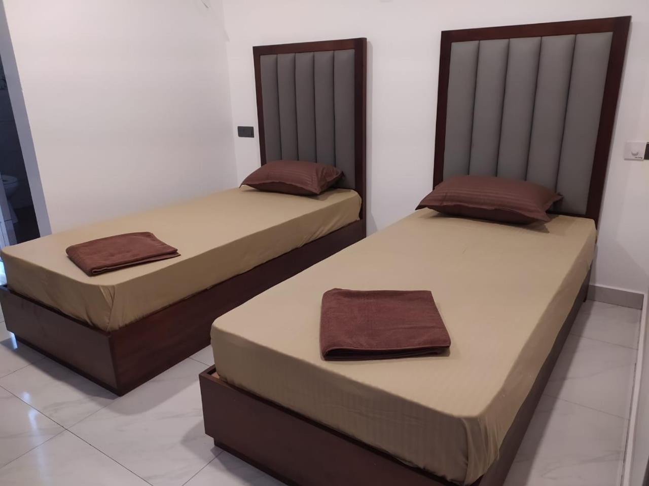 Hansa Surf Hotel هيكادوفا المظهر الخارجي الصورة