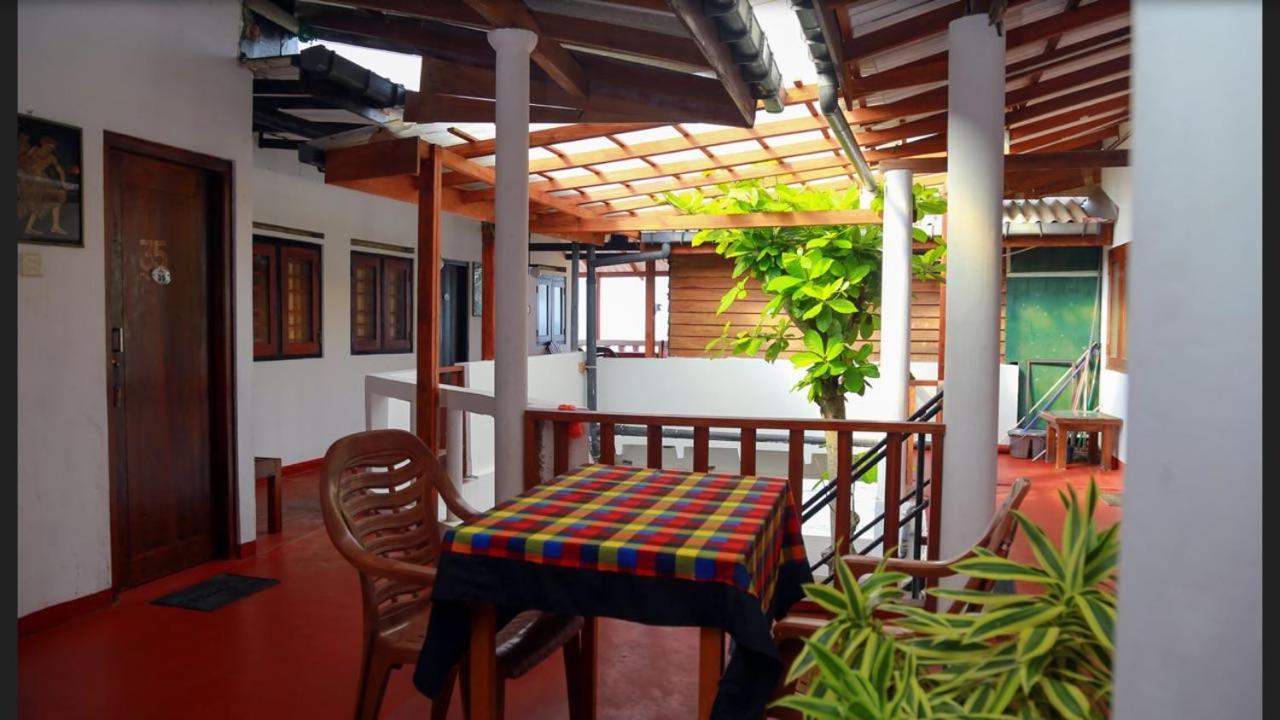 Hansa Surf Hotel هيكادوفا المظهر الخارجي الصورة