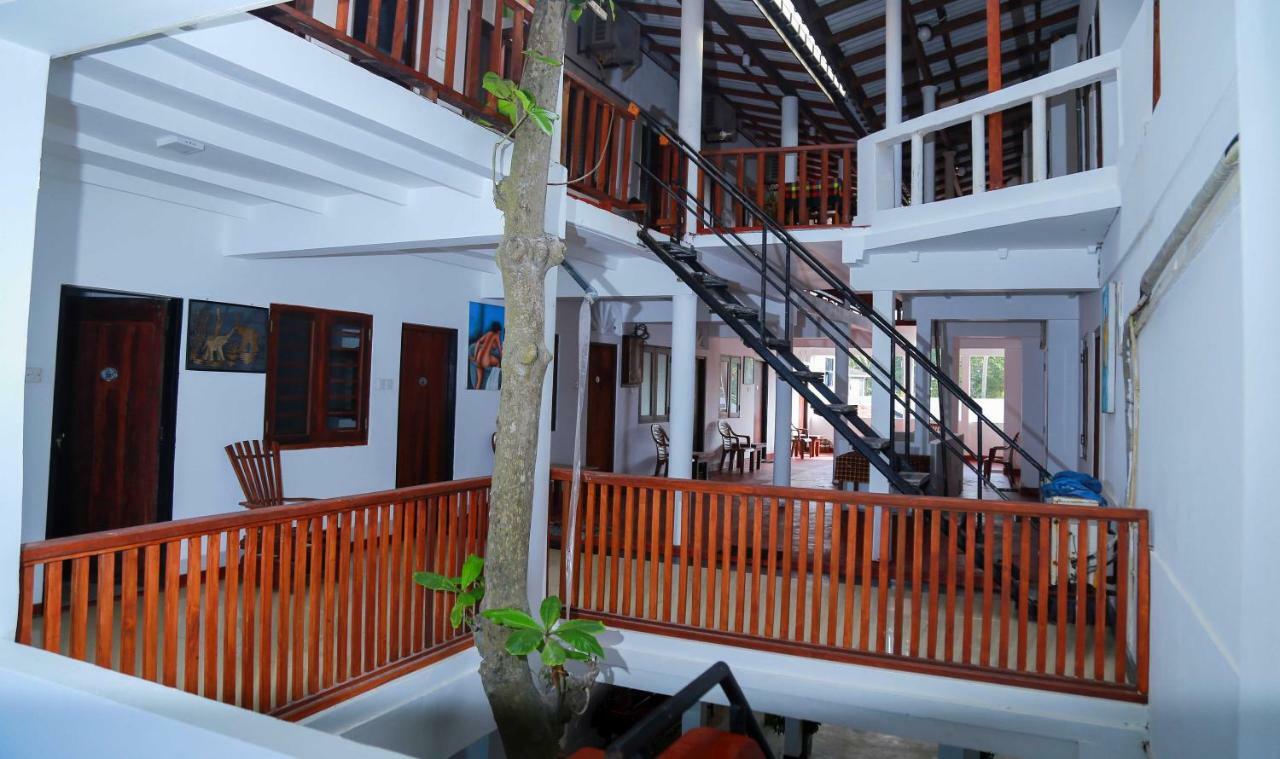 Hansa Surf Hotel هيكادوفا المظهر الخارجي الصورة